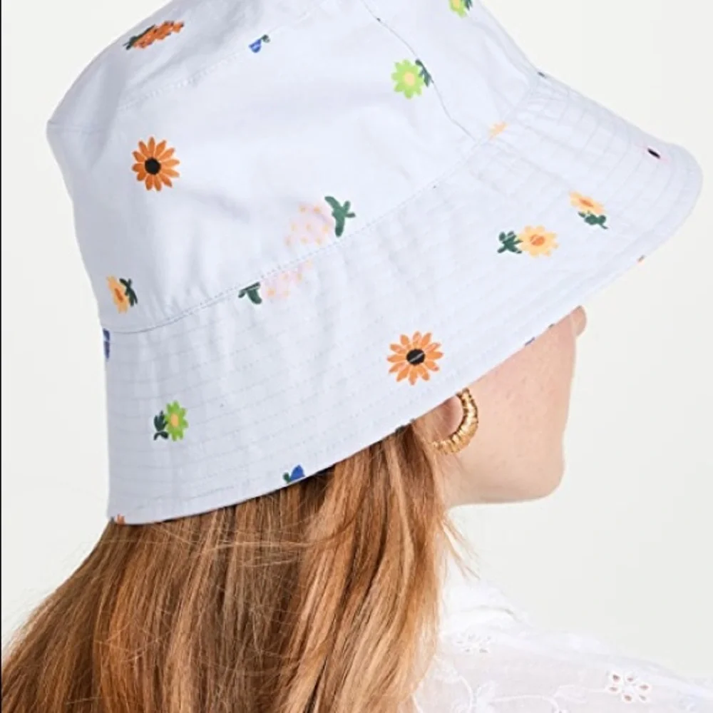 UO-Baggu -Bucket Hat-Ditsy Floral - Picture 2 of 5